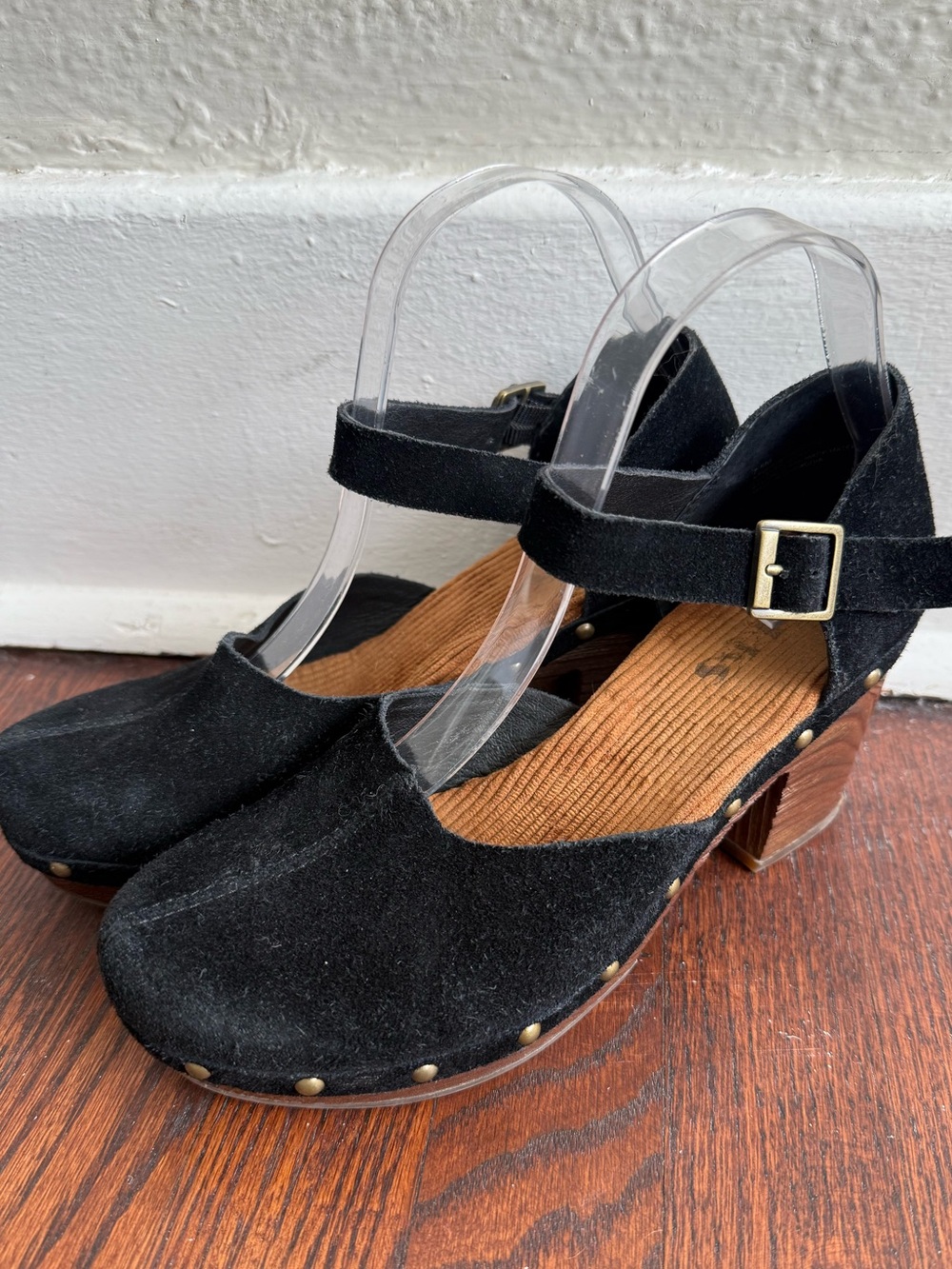 Korks Suede Clog Style Heels